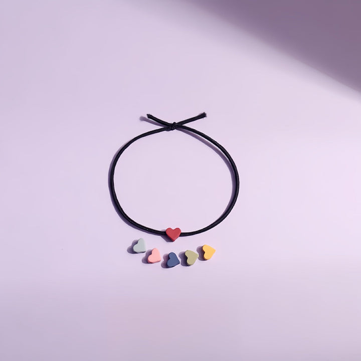 Add a sweet touch to your girl's hairstyle with those cute hair ties in soft elastics.