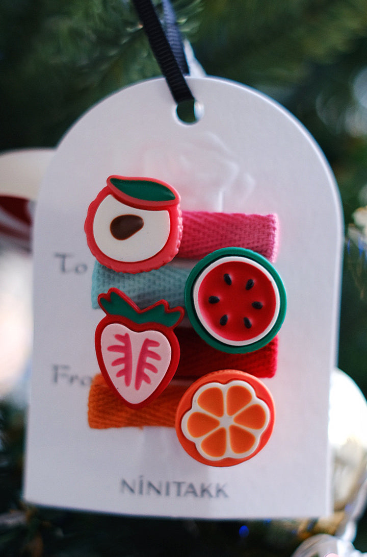 This set of 4 hair clips have cute fruit designs, adding a sweet touch to children's hair style.