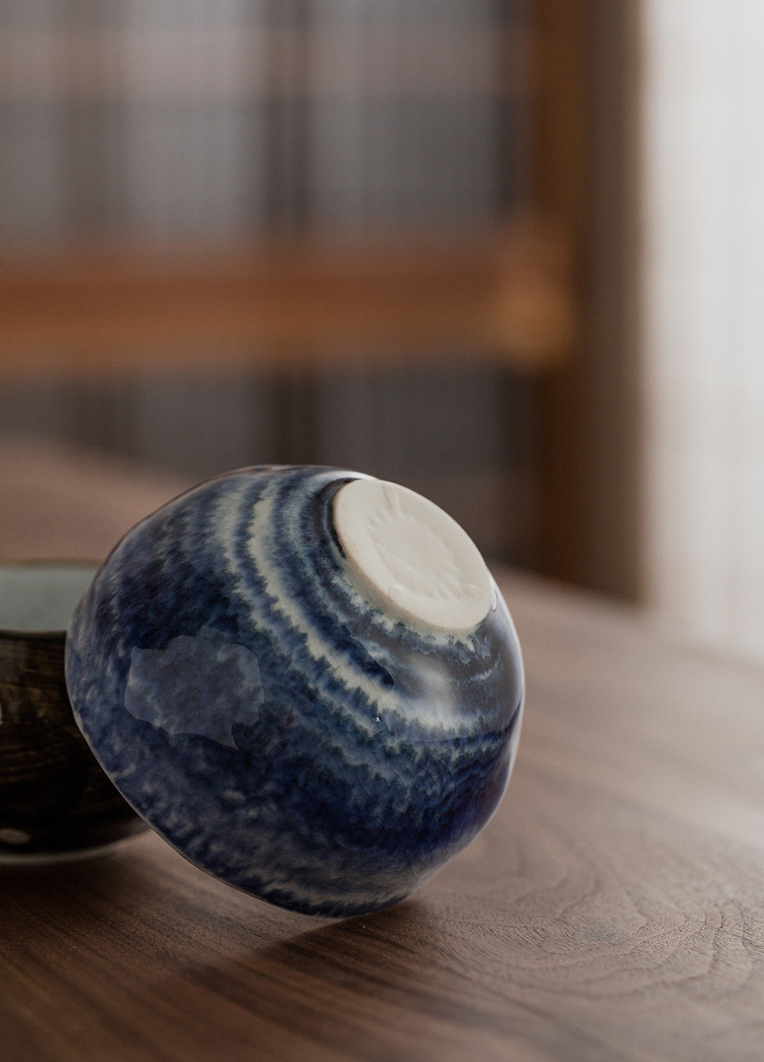 The harmonious blend of matte and shiny finishes creates a dynamic visual experience for your table.