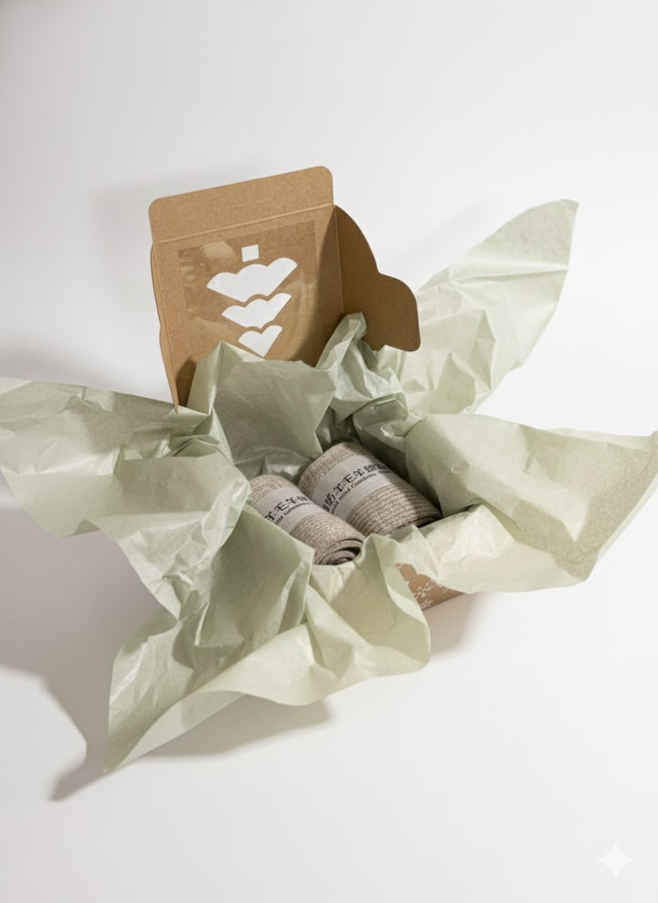 Women’s wool and cashmere socks – 2-pair Christmas box in dark beige with holiday design